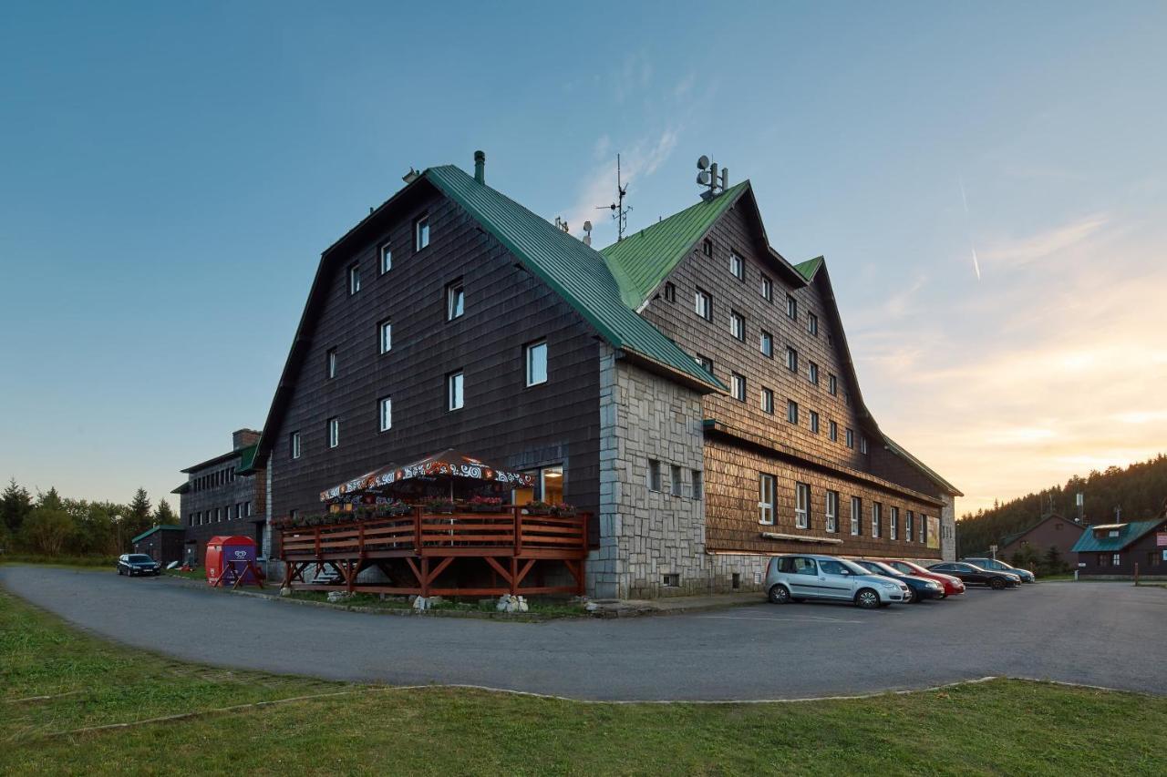 Hotel Cervenohorske Sedlo Лоучна-над-Десноу Екстер'єр фото